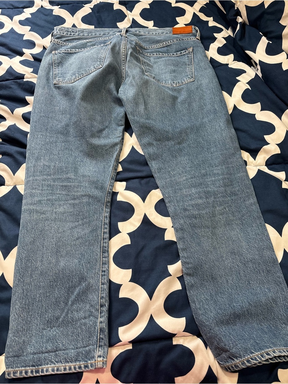 Citizens Of Humanity Light Blue Straight-Leg Jeans - Picture 7 of 11